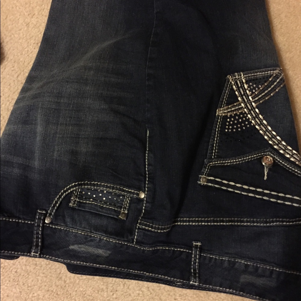 Cropped jeans with cuffs